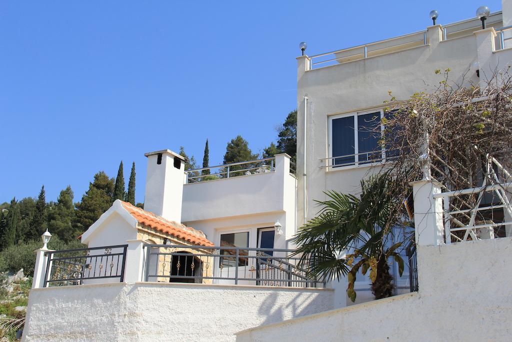 Villa Delta Apartments Blace Exterior photo